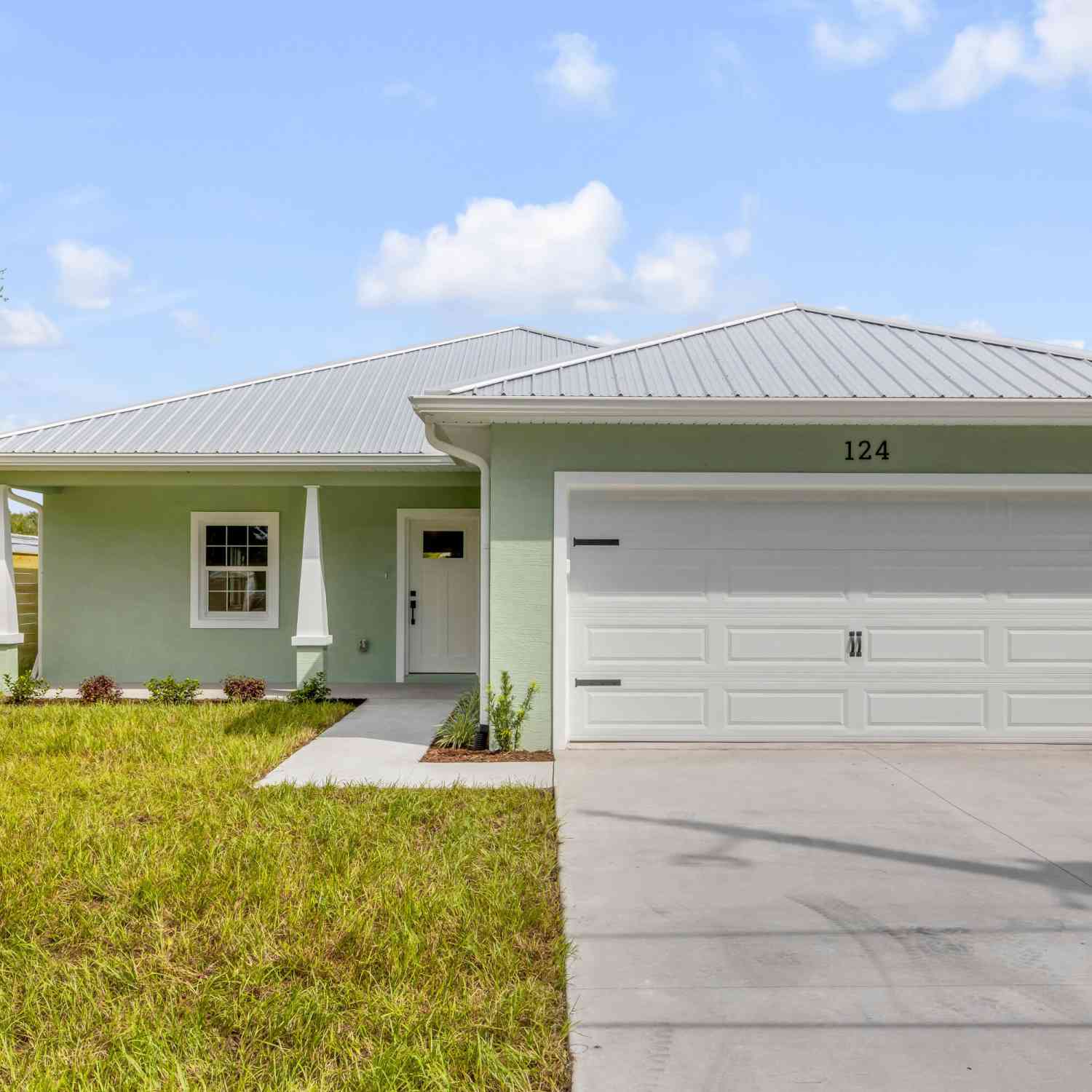 Homes For Sale - 124 Indian Creek Road<br/> Oak Hill, FL 32759