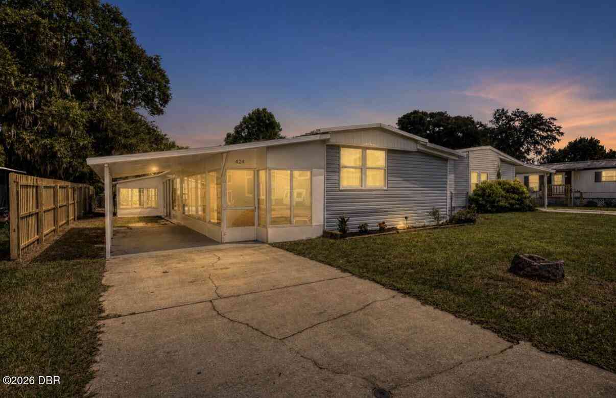 Mobile Home For Sale - 424 Leslie Drive<br/> Volusia County, Port Orange, FL 32127
