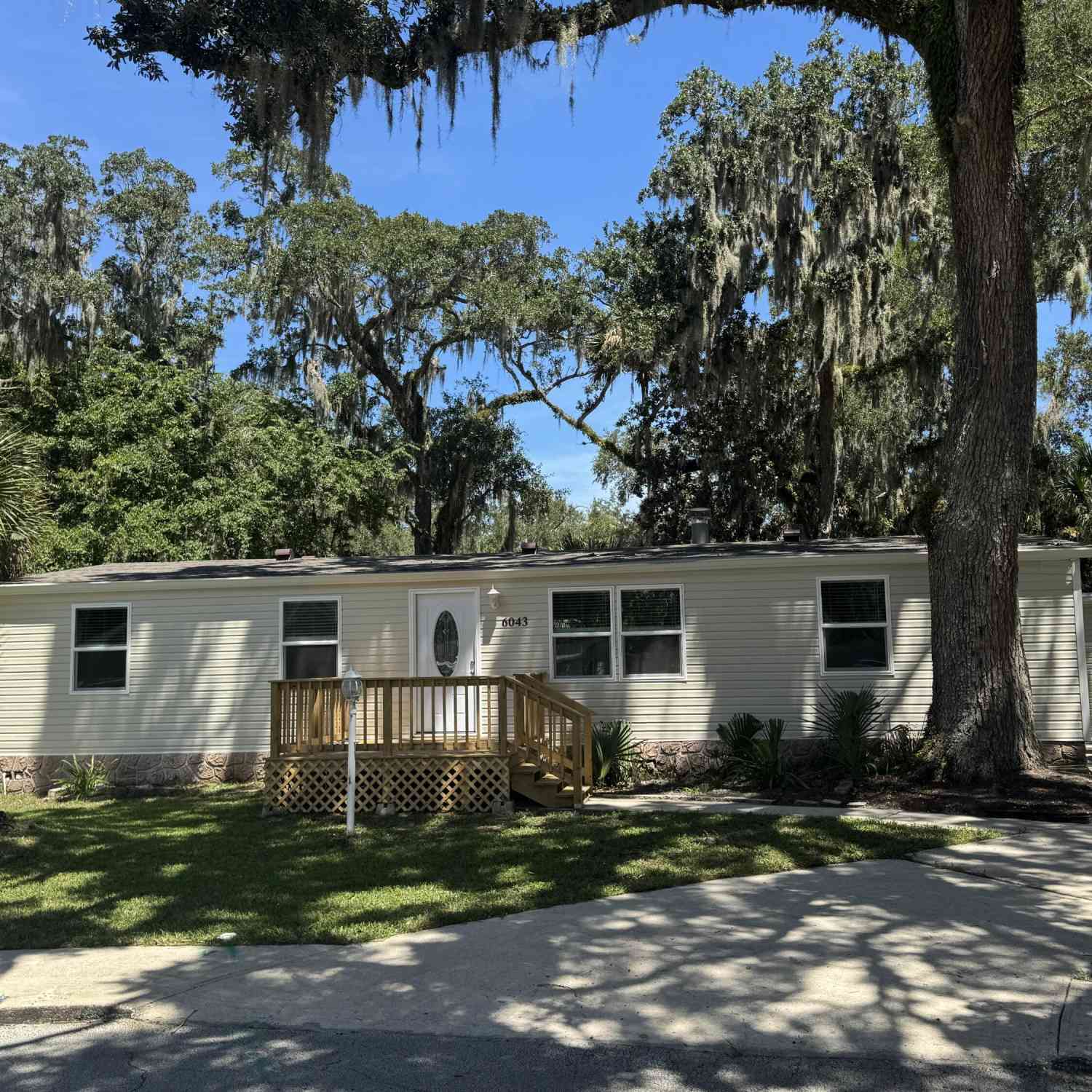 Mobile Home For Sale - 6043 Galien Court<br/> Volusia County, Port Orange, FL 32127