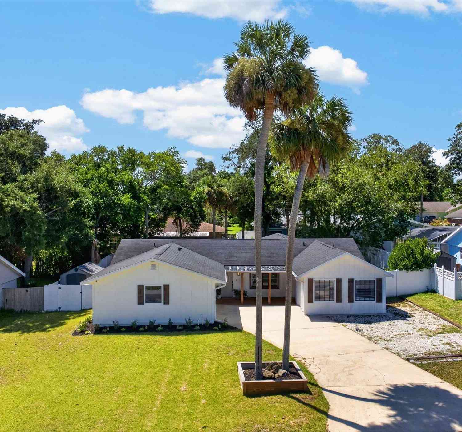 Homes For Sale - 930 Old Mill Run<br/> Volusia County, Ormond Beach, FL 32174