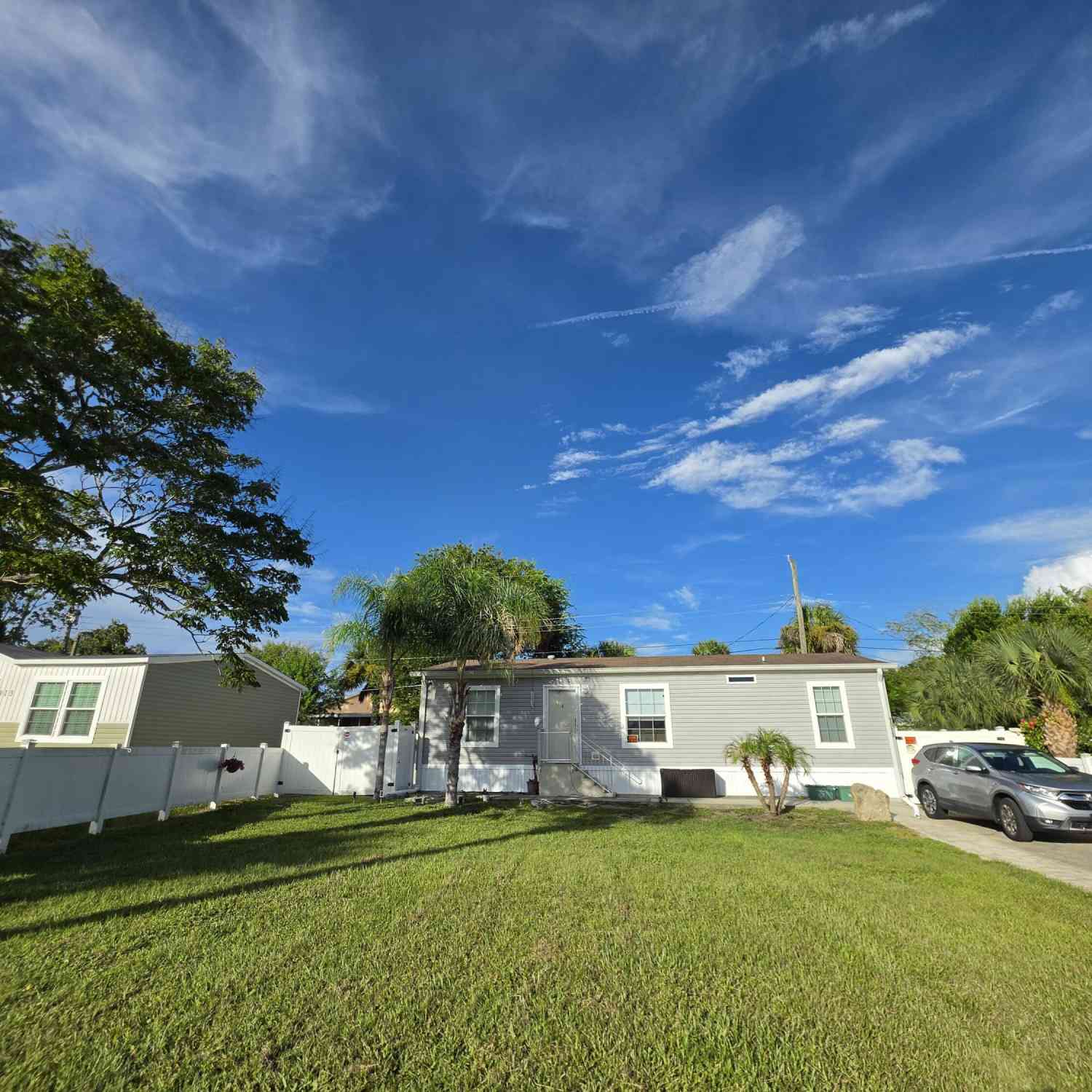 Mobile Home For Sale - 1911 Woodcrest Drive<br/> Volusia County, Ormond Beach, FL 32174