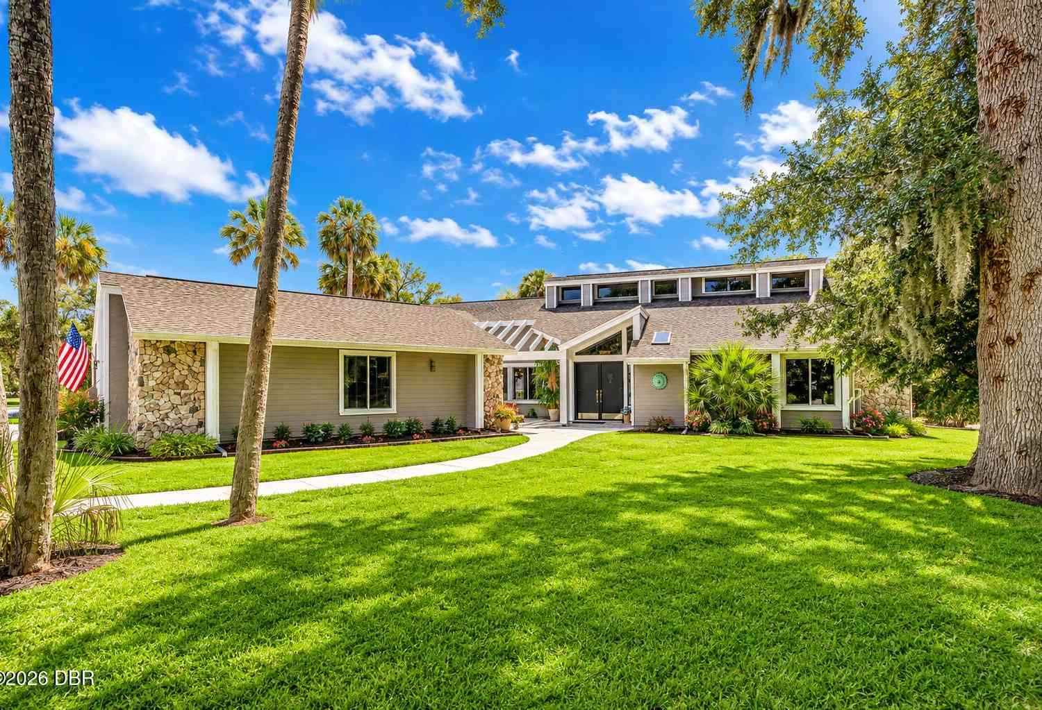 Homes For Sale - 568 Pelican Bay Drive<br/> Daytona Beach, FL 32119