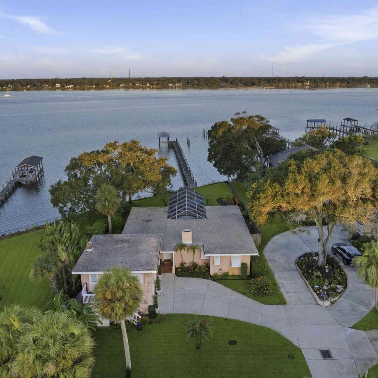 Homes For Sale - 1209 N Halifax Avenue<br/> Daytona Beach, FL 32118