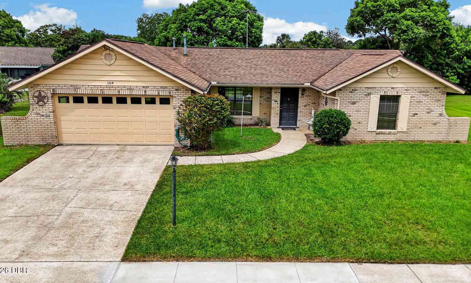 Homes For Sale - 104 Colleen Drive<br/> Daytona Beach, FL 32119