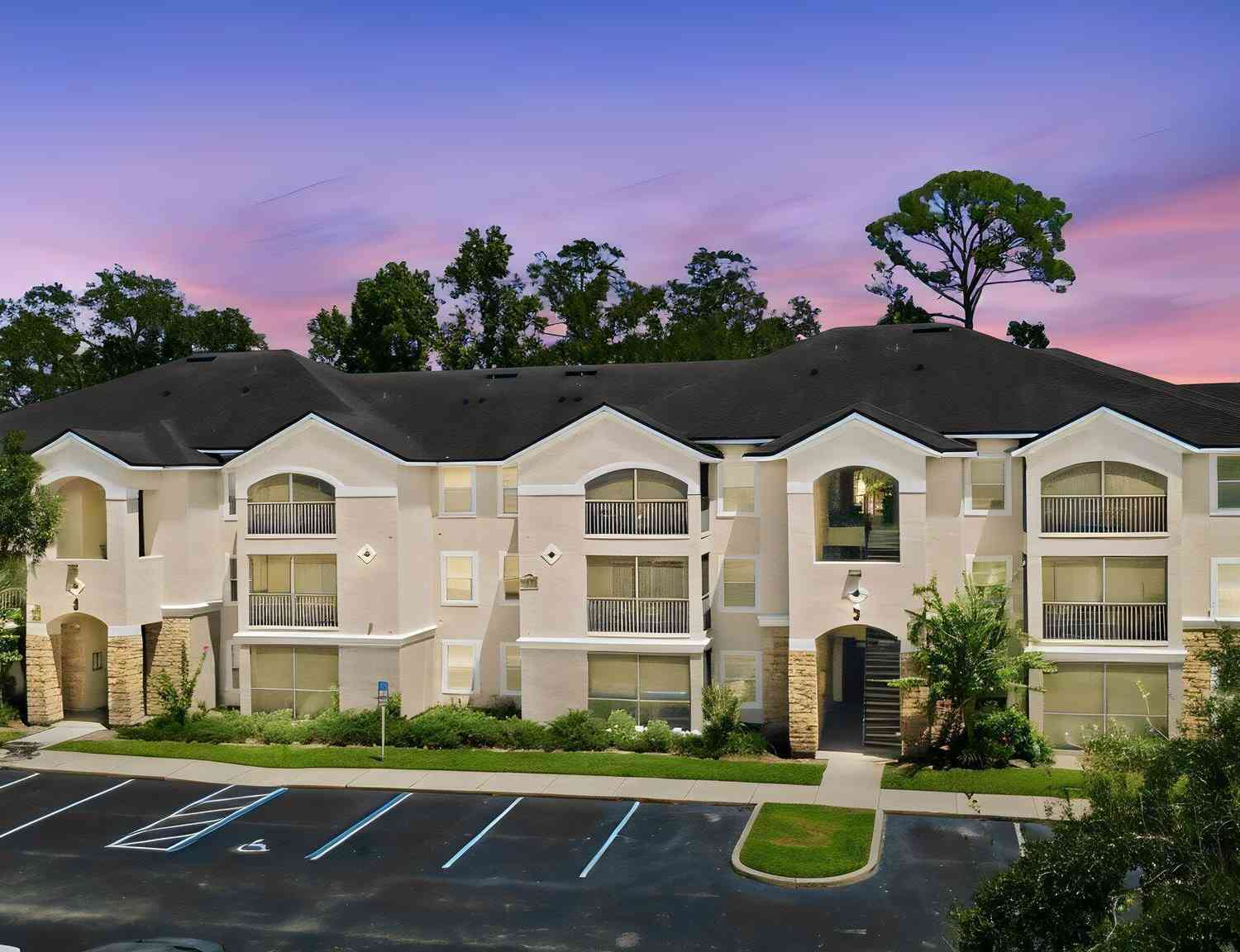 Condo For Sale - 940 Village Trail #3-104<br/> Port Orange, FL 32127