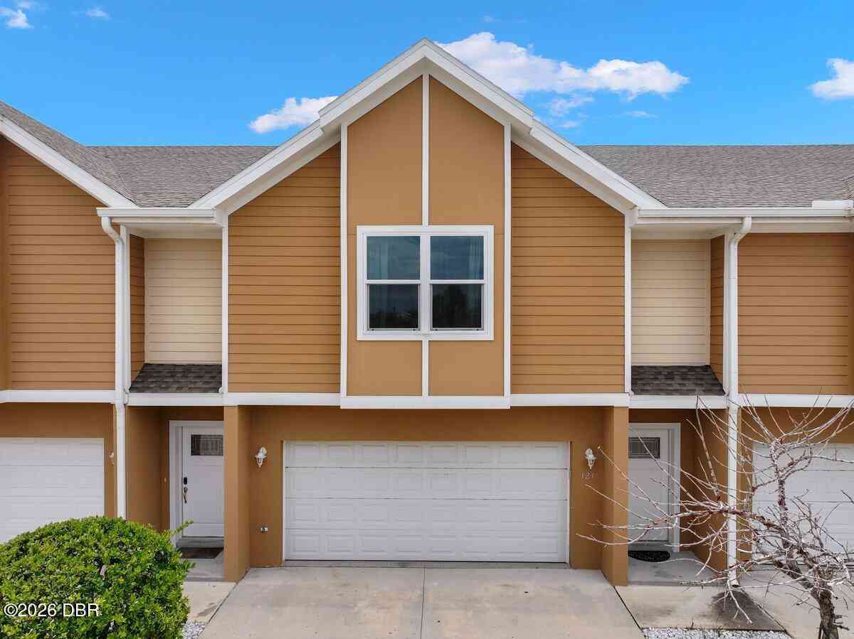 Townhouse For Sale - 123 Oceans Circle<br/> Daytona Beach Shores, FL 32118