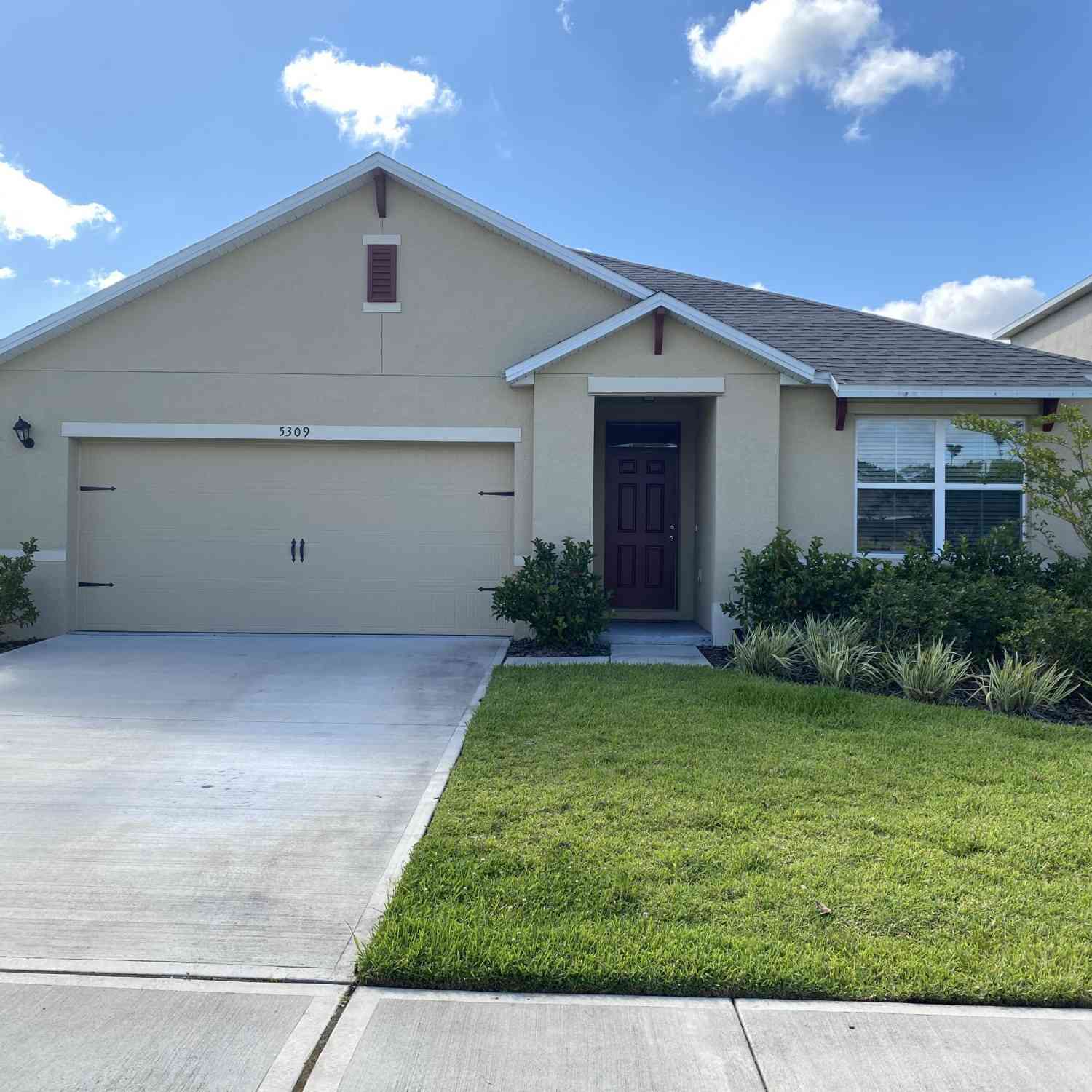 Homes For Rent - 5309 Sandpine Haven Lane<br/> Port Orange, FL 32128