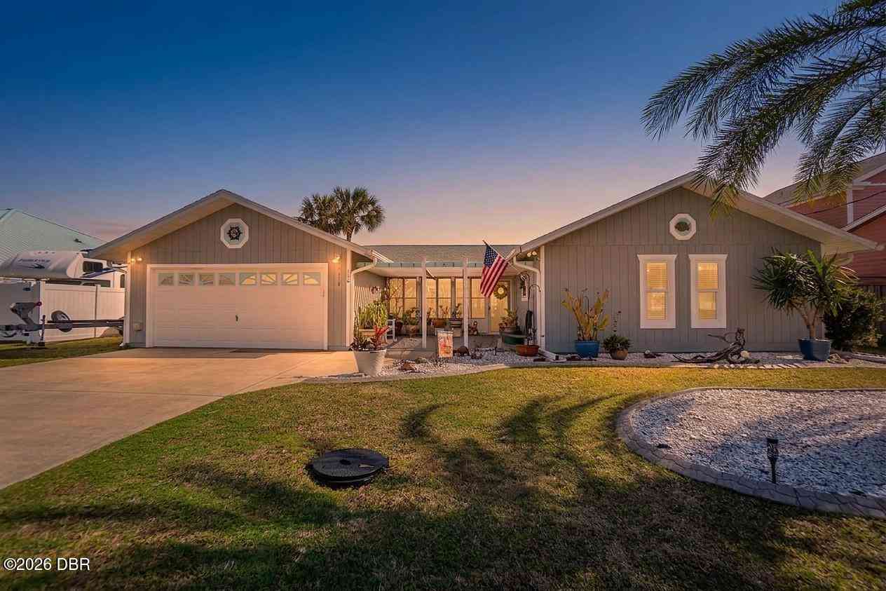 Homes For Sale - 116 Lehigh Avenue<br/> Flagler Beach, FL 32136