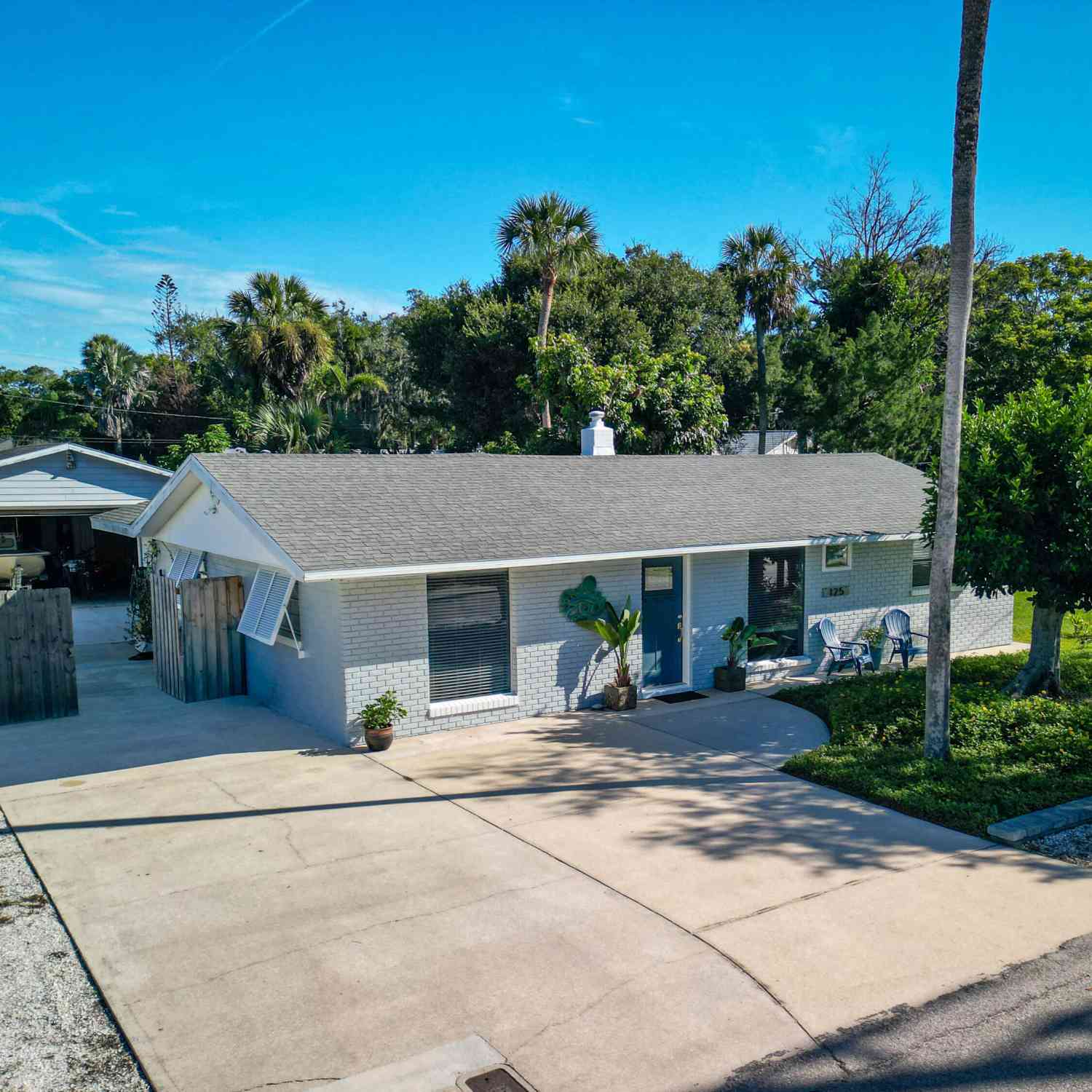 Homes For Sale - 125 Dixwood Avenue<br/> Edgewater, FL 32132