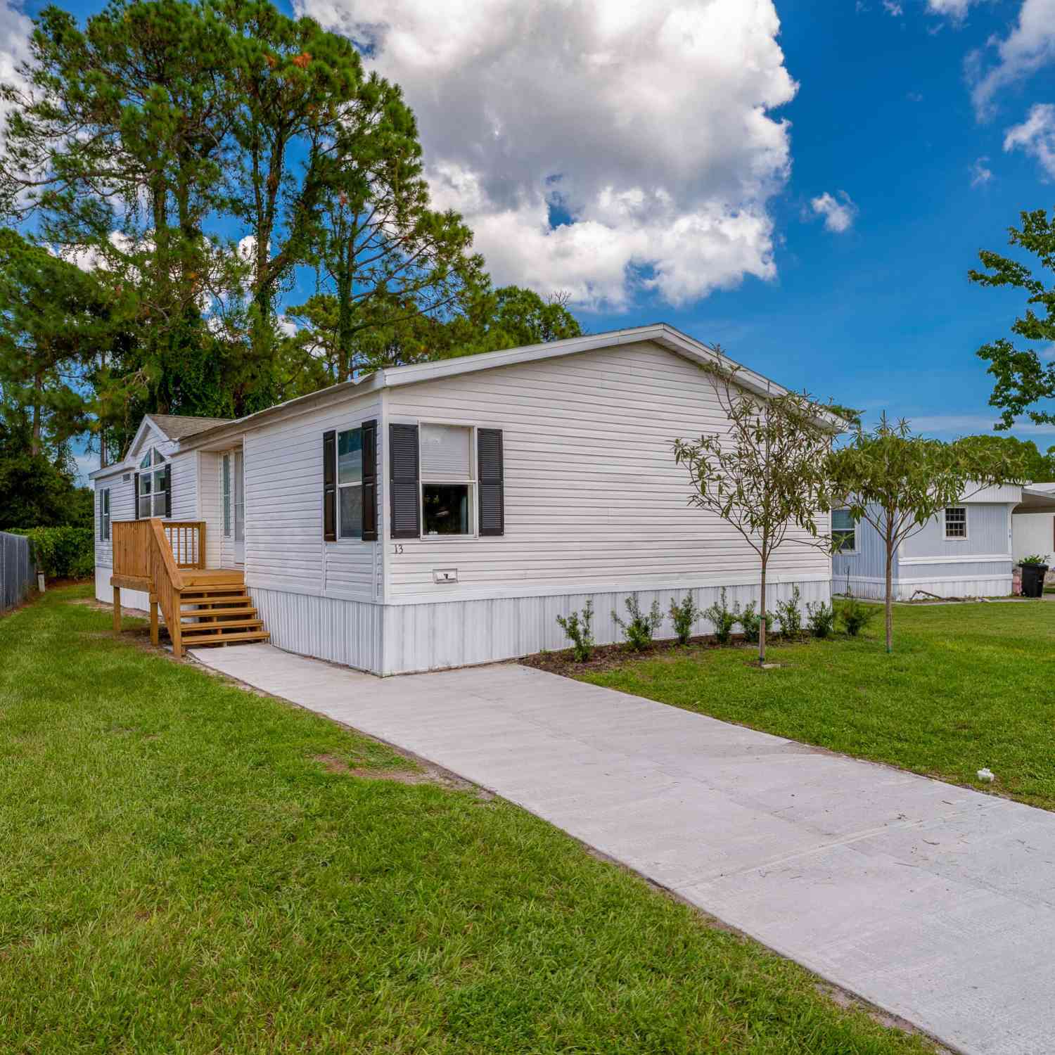 Mobile Home For Sale - 13 Lawrence Court<br/> Port Orange, FL 32127