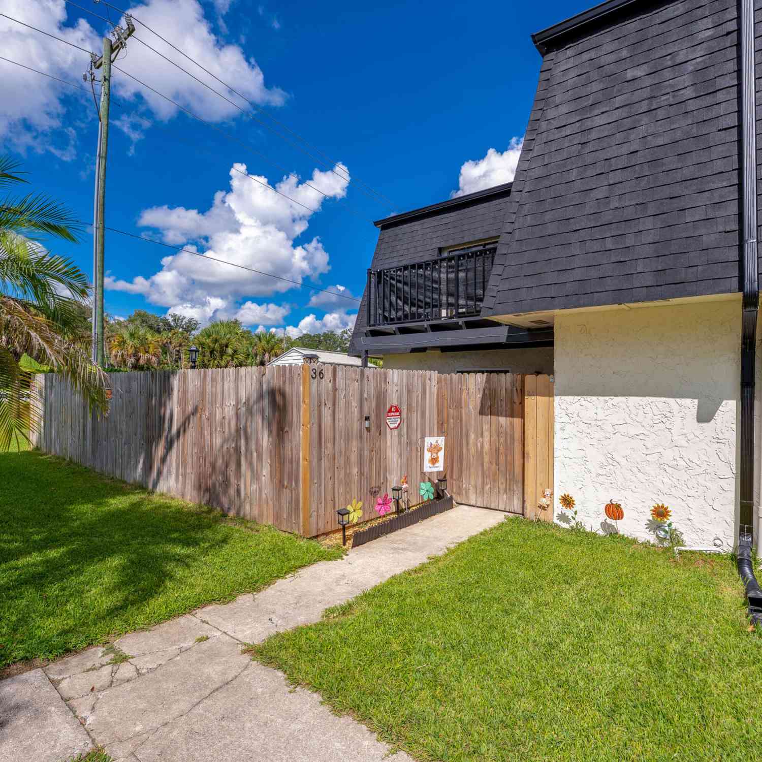 Townhouse For Sale - 36 Springwood Square<br/> Port Orange, FL 32129