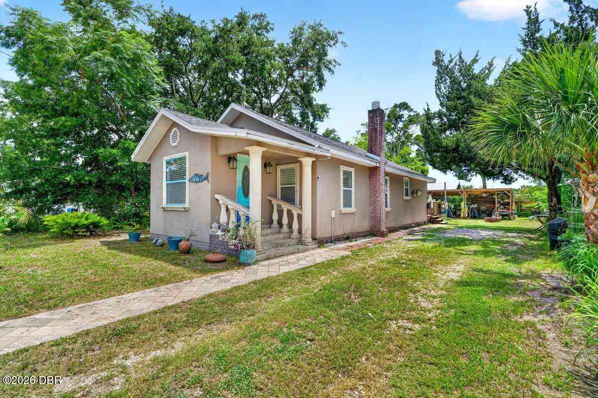 Homes For Sale - 616 Dora Street<br/> New Smyrna Beach, FL 32168