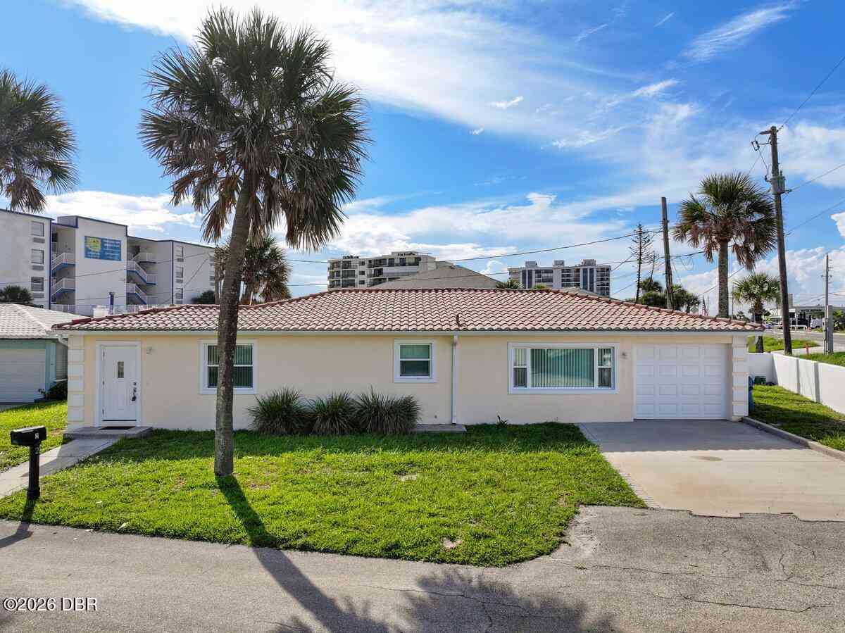 Homes For Sale - 2 Breezeway Drive<br/> Ormond Beach, FL 32176