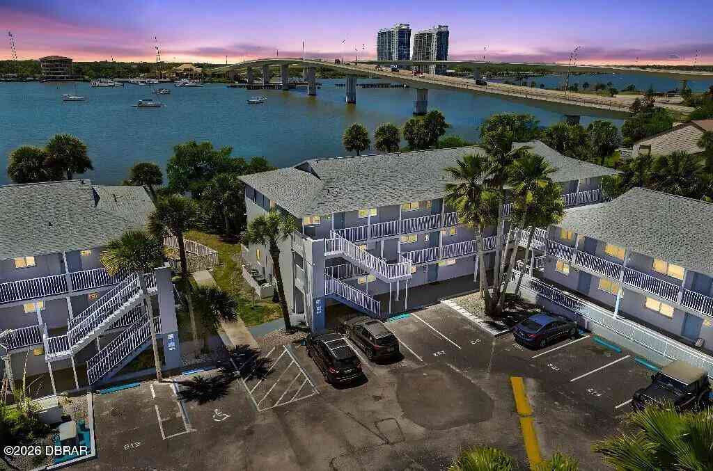 Condo For Rent - 415 N Halifax Avenue #303<br/> Daytona Beach, FL 32118