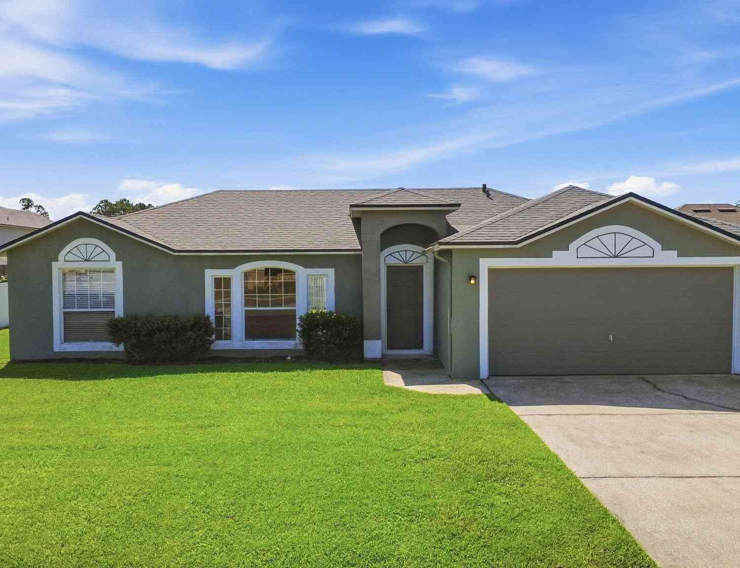 Homes For Sale - 10 Squirrel Place<br/> Palm Coast, FL 32164