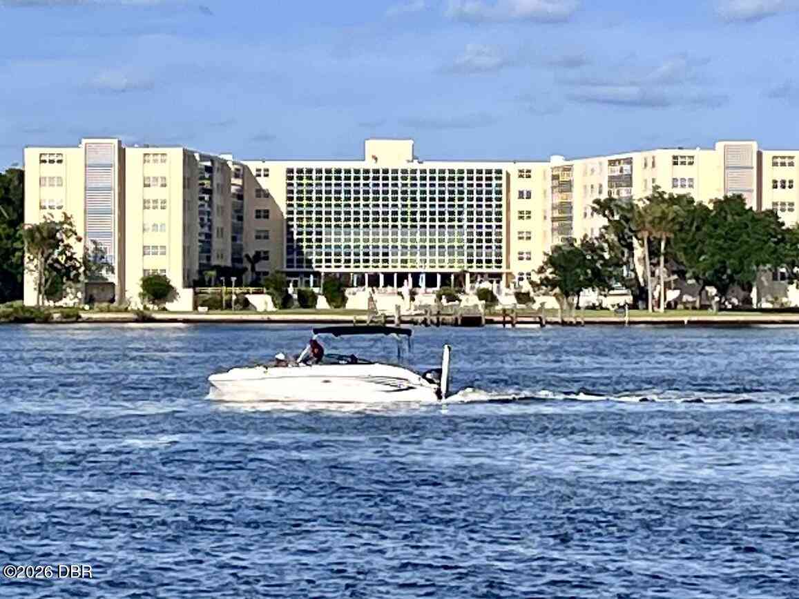 Condo For Sale - 1224 S Peninsula Drive #304<br/> Daytona Beach, FL 32118