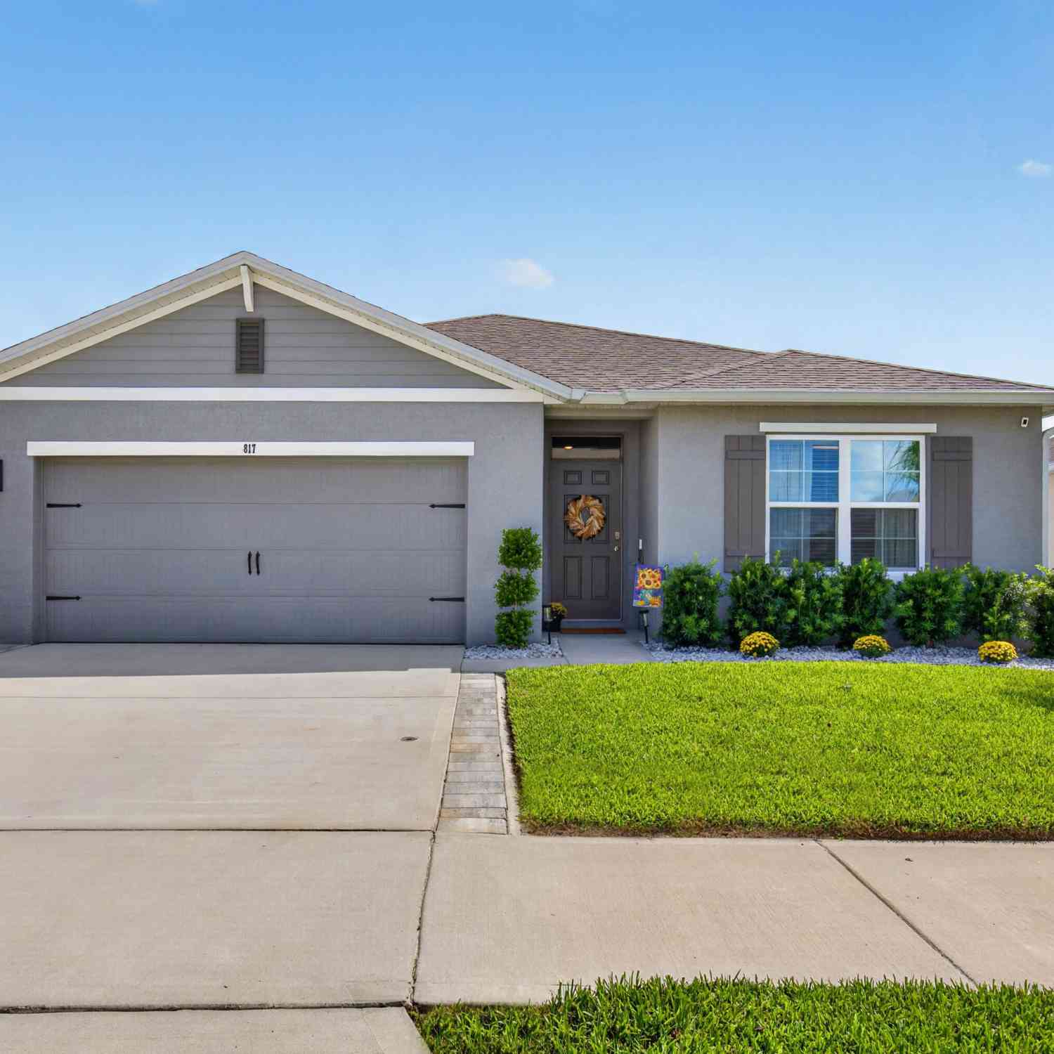 Homes For Sale - 817 Sky Haven Way<br/> New Smyrna Beach, FL 32168