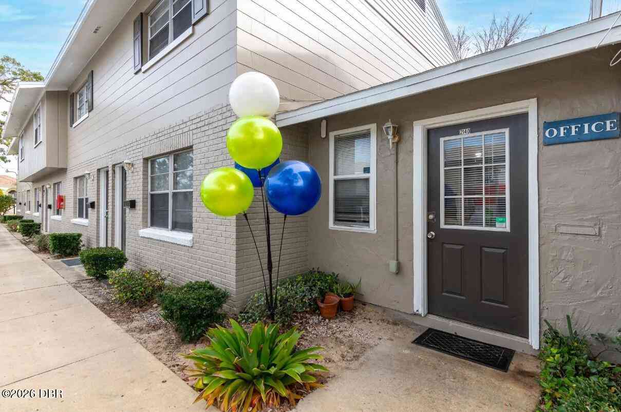 Townhouse For Rent - 2140 S Palmetto Avenue #38<br/> South Daytona, FL 32119