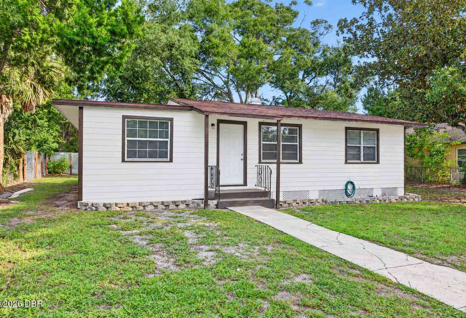 Homes For Sale - 218 Kingston Avenue<br/> Daytona Beach, FL 32114