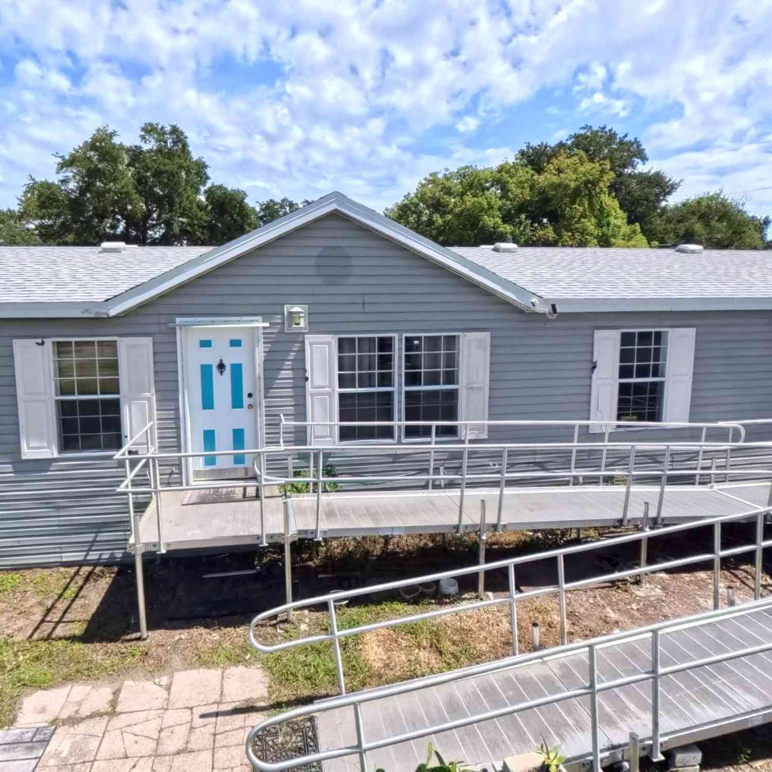 Mobile Home For Sale - 1146 Bayview Lane<br/> Port Orange, FL 32127