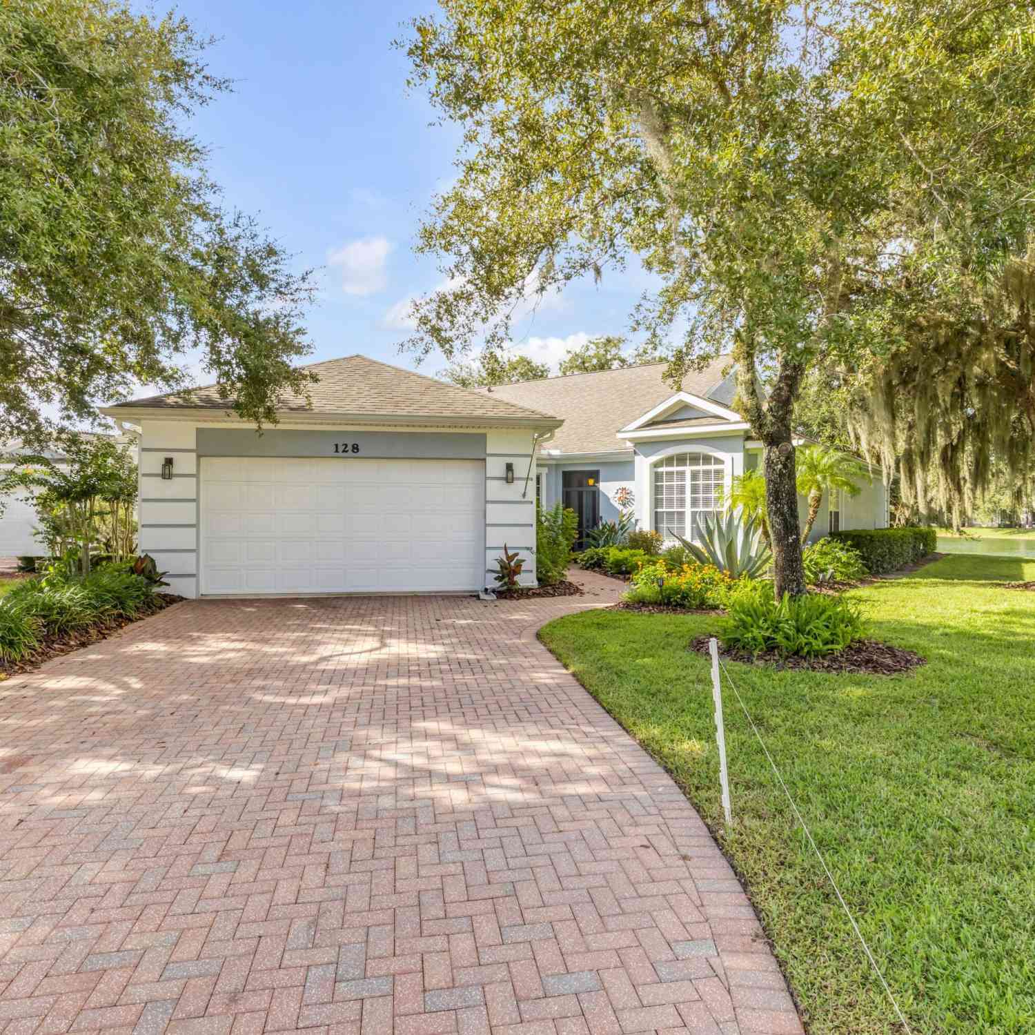Homes For Sale - 128 Bauer Circle<br/> Daytona Beach, FL 32124