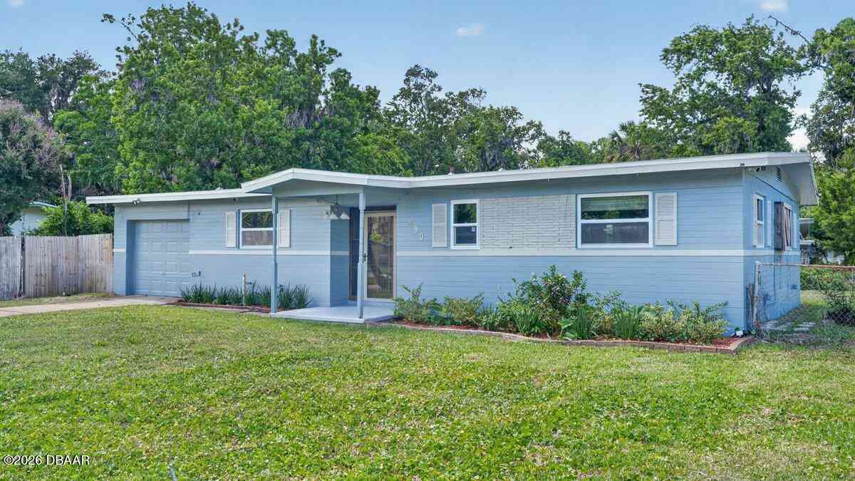 Homes For Sale - 690 Westward Circle<br/> Holly Hill, FL 32117