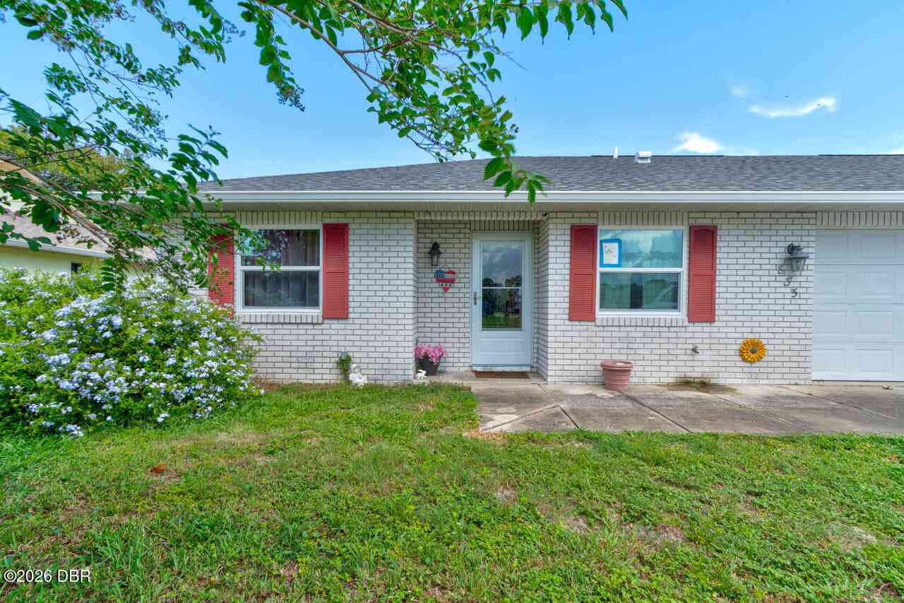 Homes For Sale - 835 Acorn Lane<br/> Port Orange, FL 32127