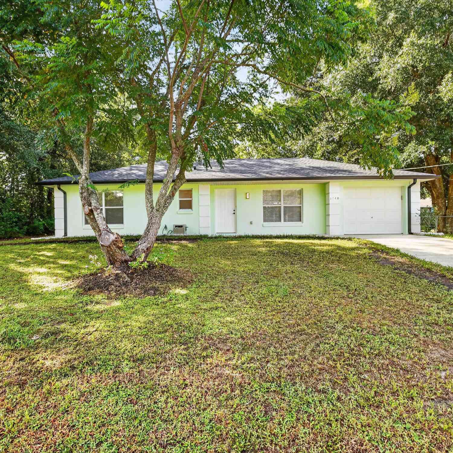Homes For Sale - 6740 SE 52nd Place<br/> Ocala, FL 34472