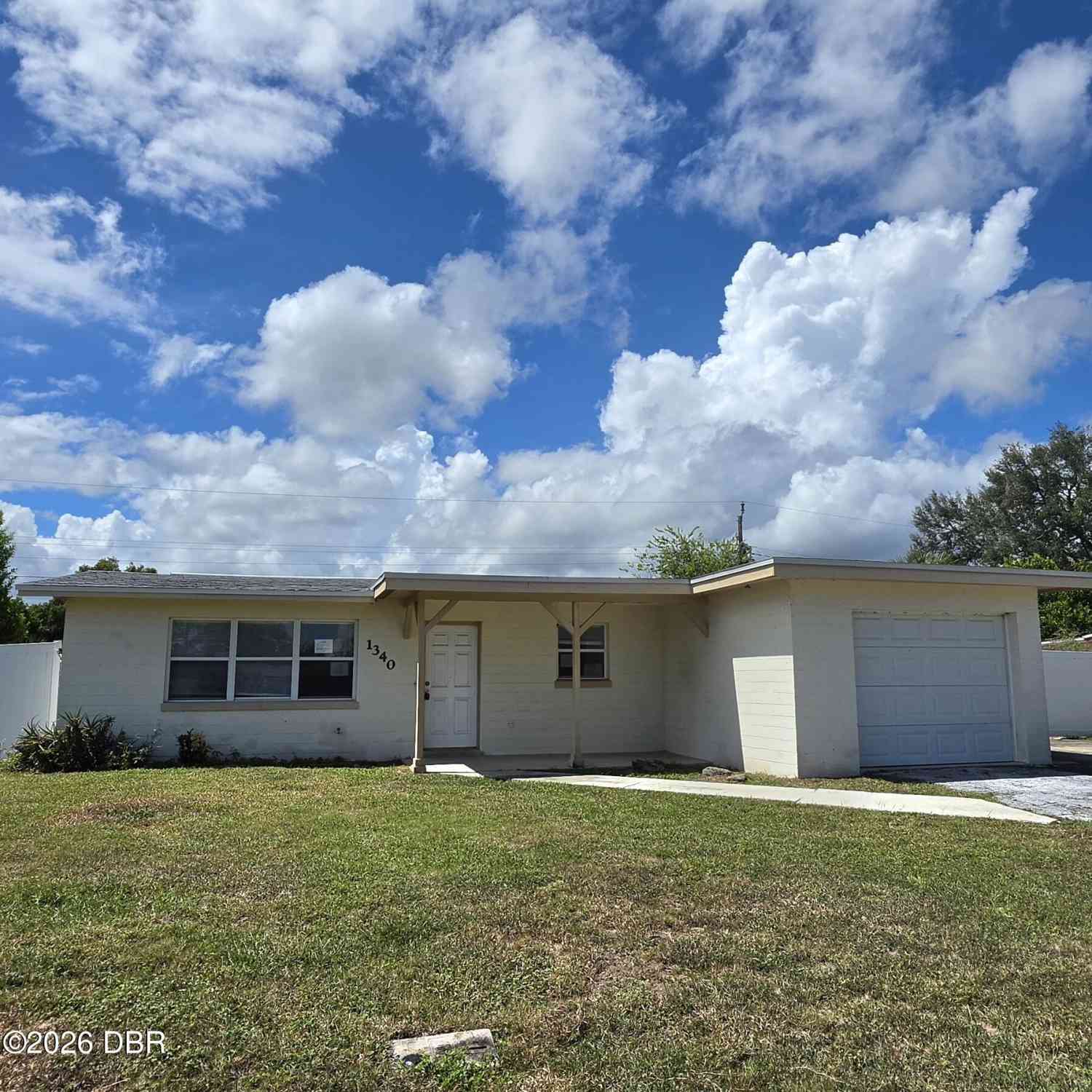Homes For Sale - 1340 Imperial Drive<br/> Daytona Beach, FL 32117