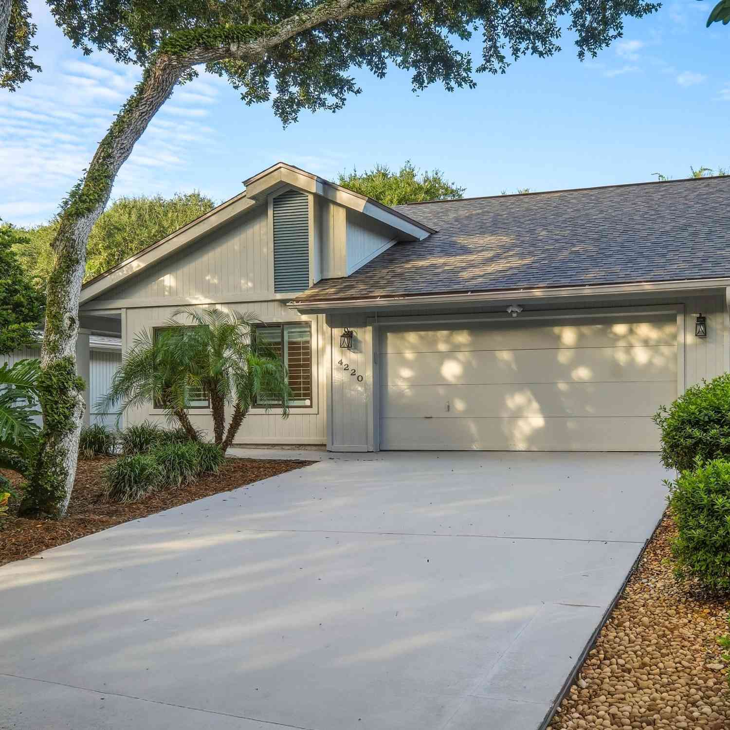 Homes For Sale - 4220 Gull Cove<br/> New Smyrna Beach, FL 32169