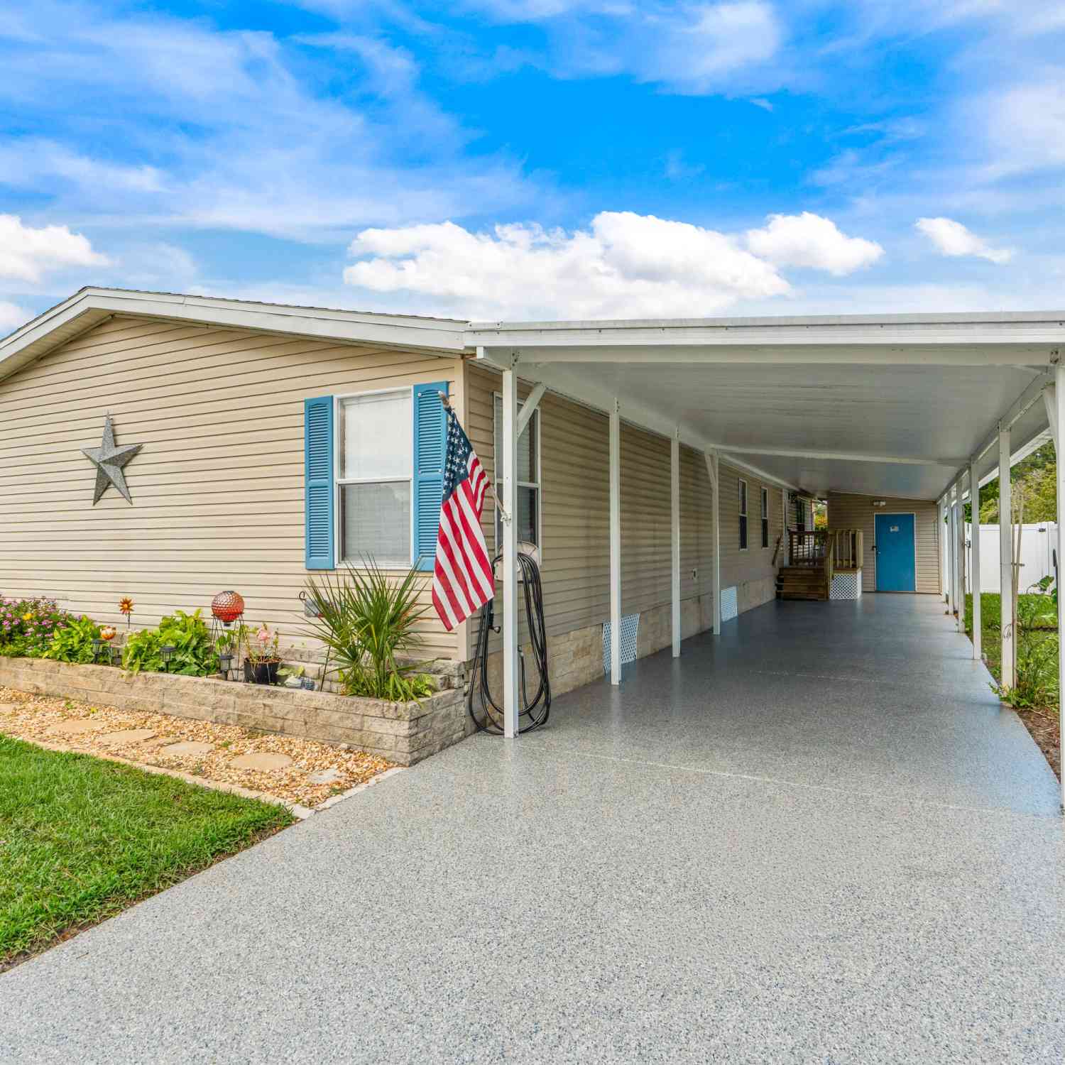 Mobile Home For Sale - 721 Dove Avenue<br/> Port Orange, FL 32129