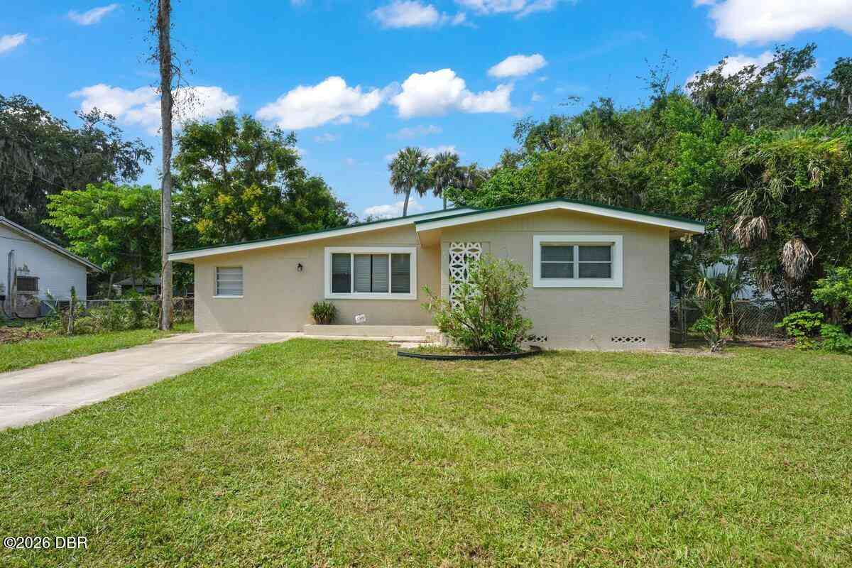 Homes For Sale - 730 Briarwood Drive<br/> Volusia County, Daytona Beach, FL 32114