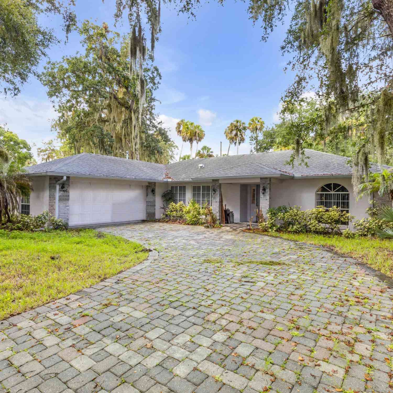 Homes For Sale - 1328 Needle Palm Drive<br/> Volusia County, Edgewater, FL 32132
