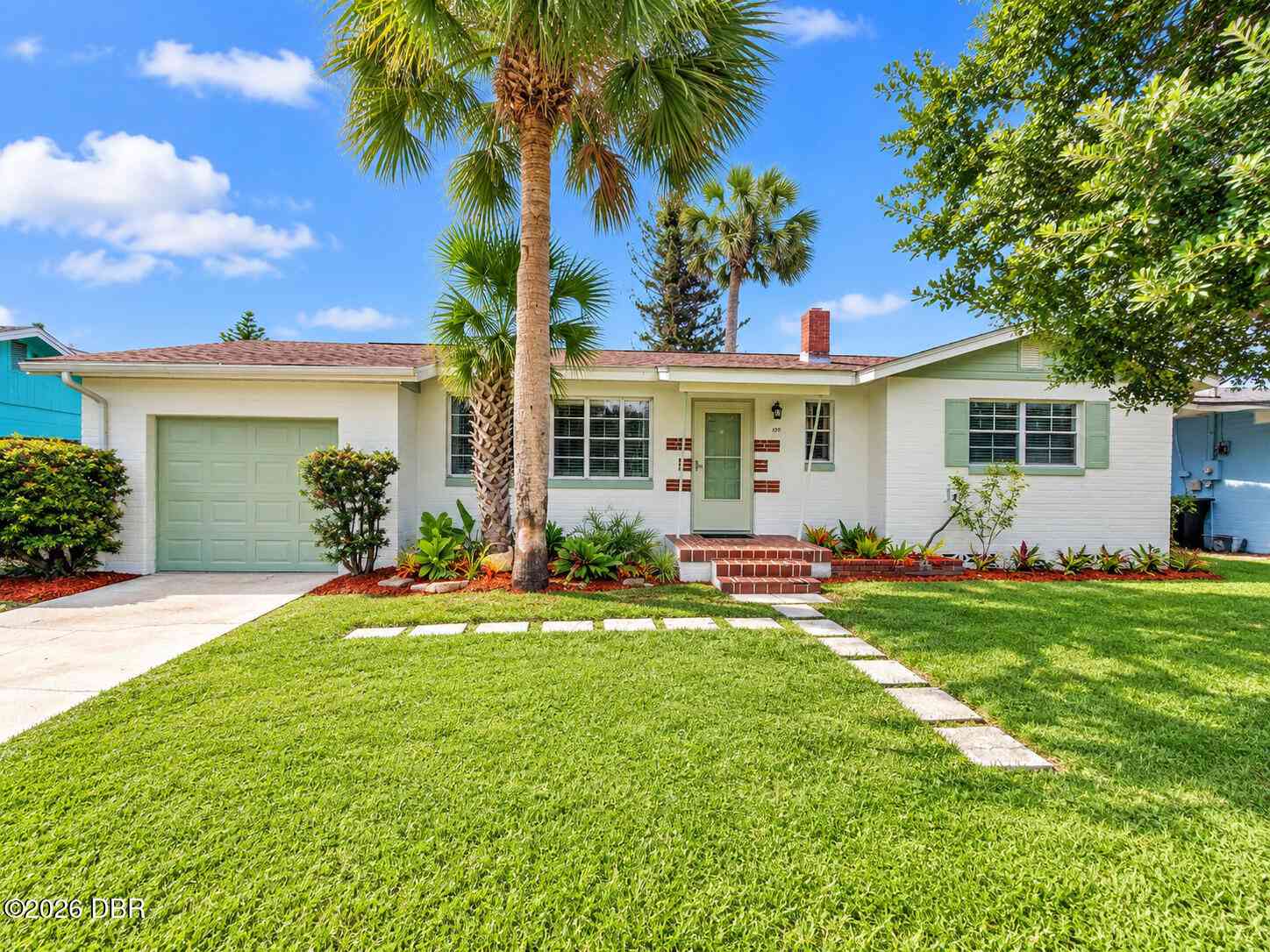 Homes For Sale - 109 Claire Terrace<br/> Volusia County, Daytona Beach, FL 32118