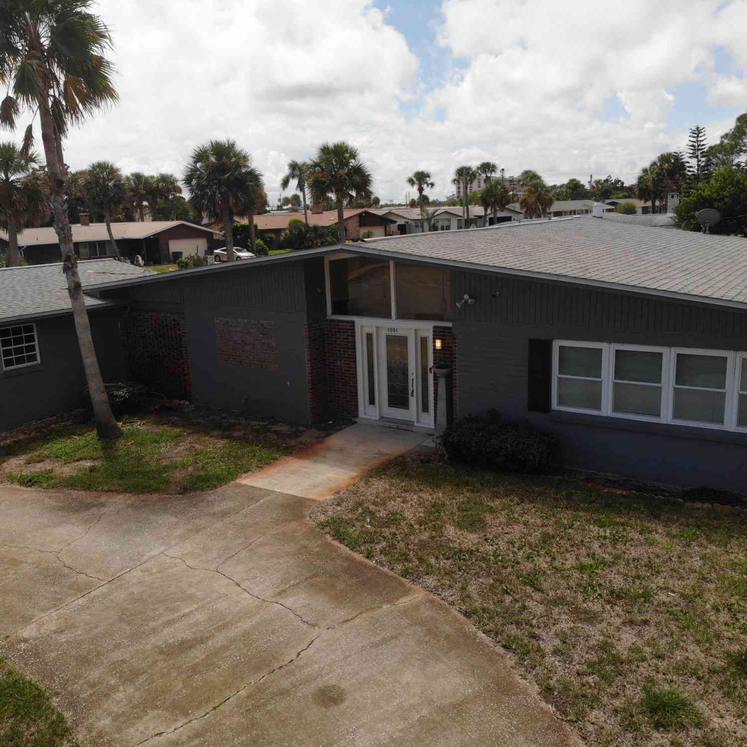 Homes For Sale - 3001 N Oleander Avenue<br/> Volusia County, Daytona Beach, FL 32118