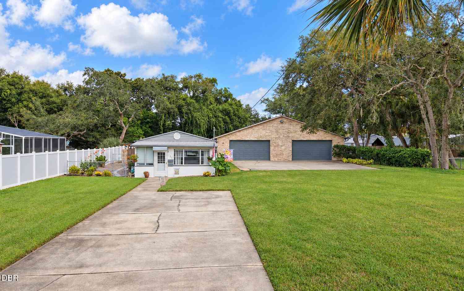 Homes For Sale - 203 Melrose Avenue<br/> Ormond Beach, FL 32174