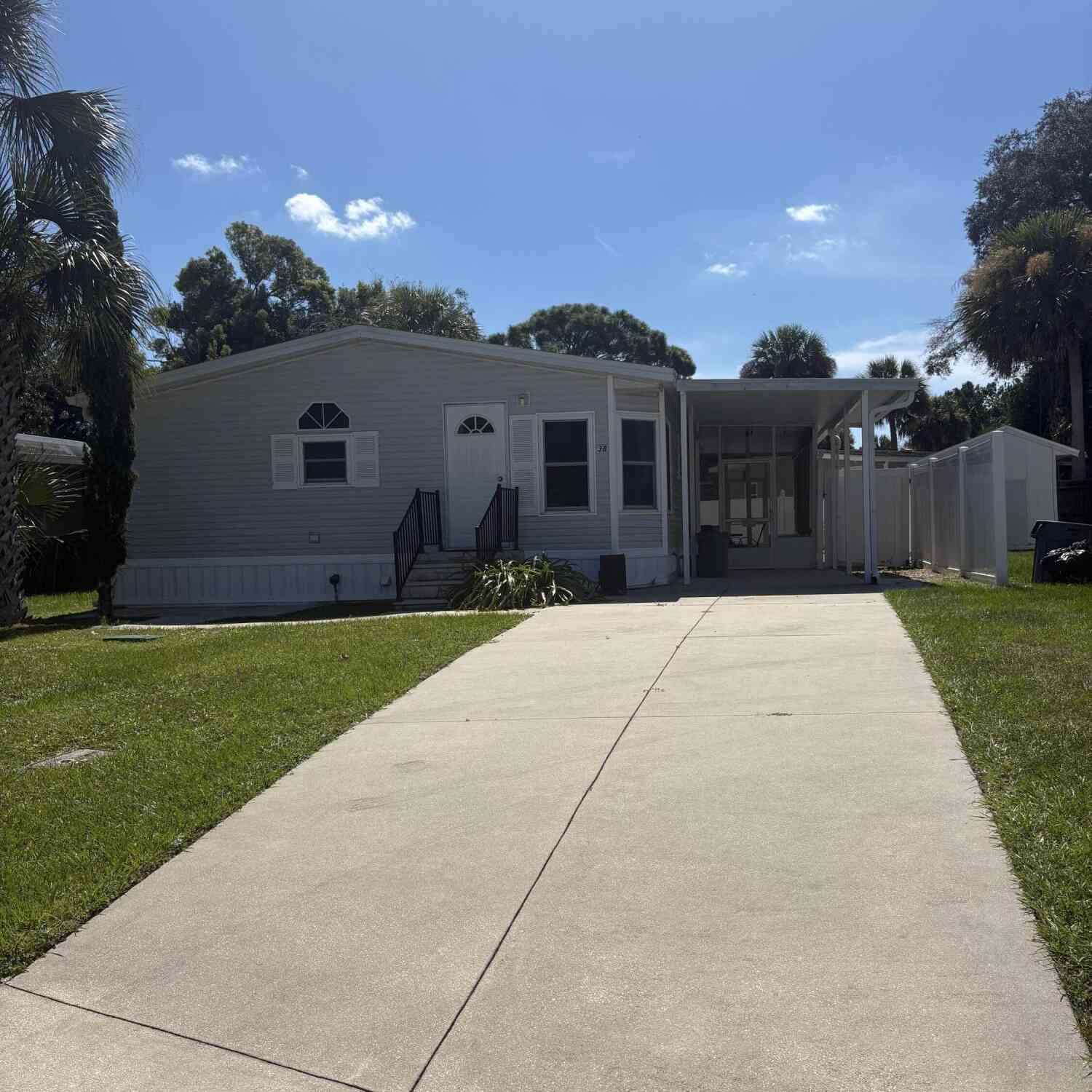 Mobile Home For Sale - 38 Elda Lane<br/> Port Orange, FL 32127