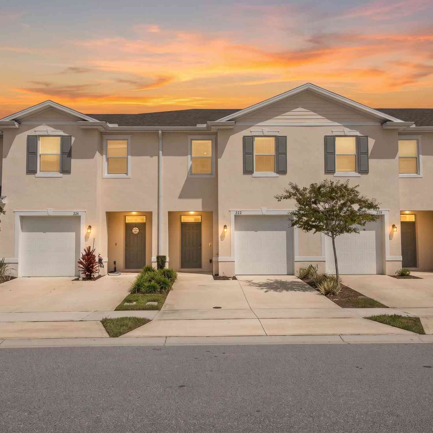 Townhouse For Sale - 222 Reena Drive<br/> Daytona Beach, FL 32117