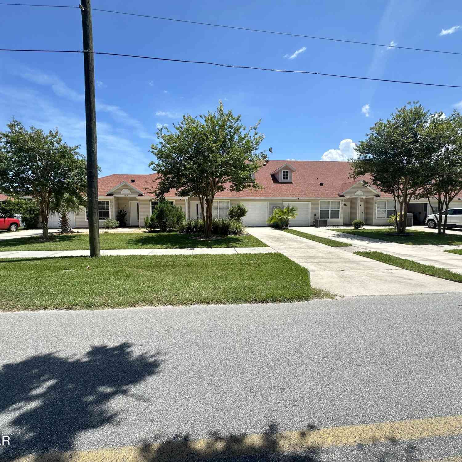 Townhouse For Sale - 1021 Alabama Avenue<br/> Holly Hill, FL 32117