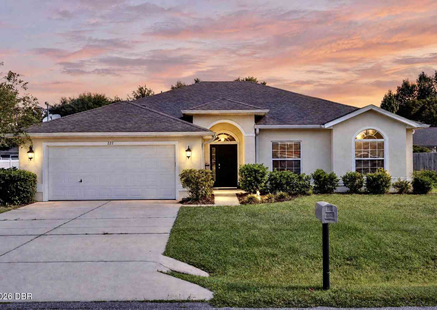 Homes For Sale - 222 Bird Of Paradise Drive<br/> Palm Coast, FL 32137