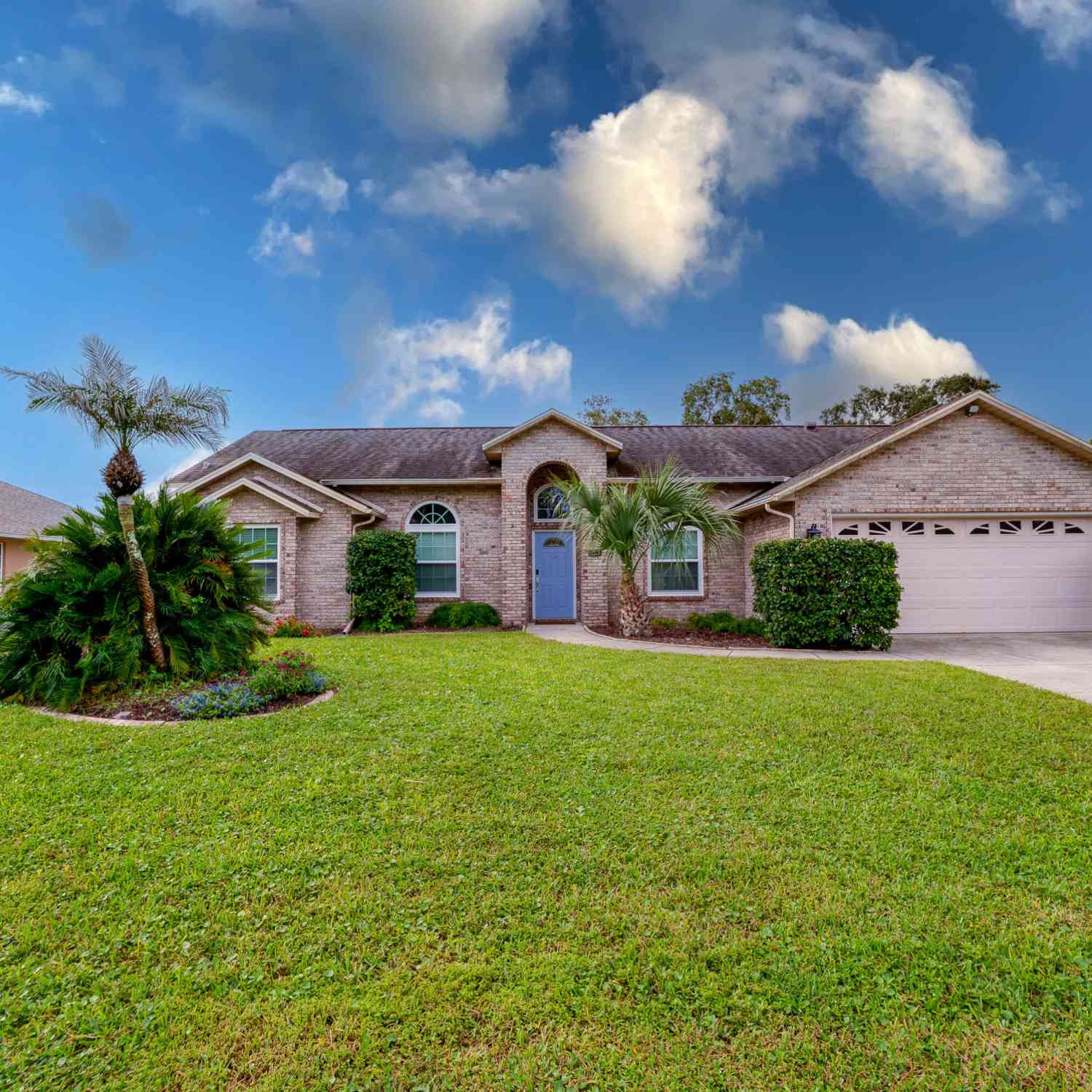 Homes For Sale - 6129 Half Moon Drive<br/> Port Orange, FL 32127