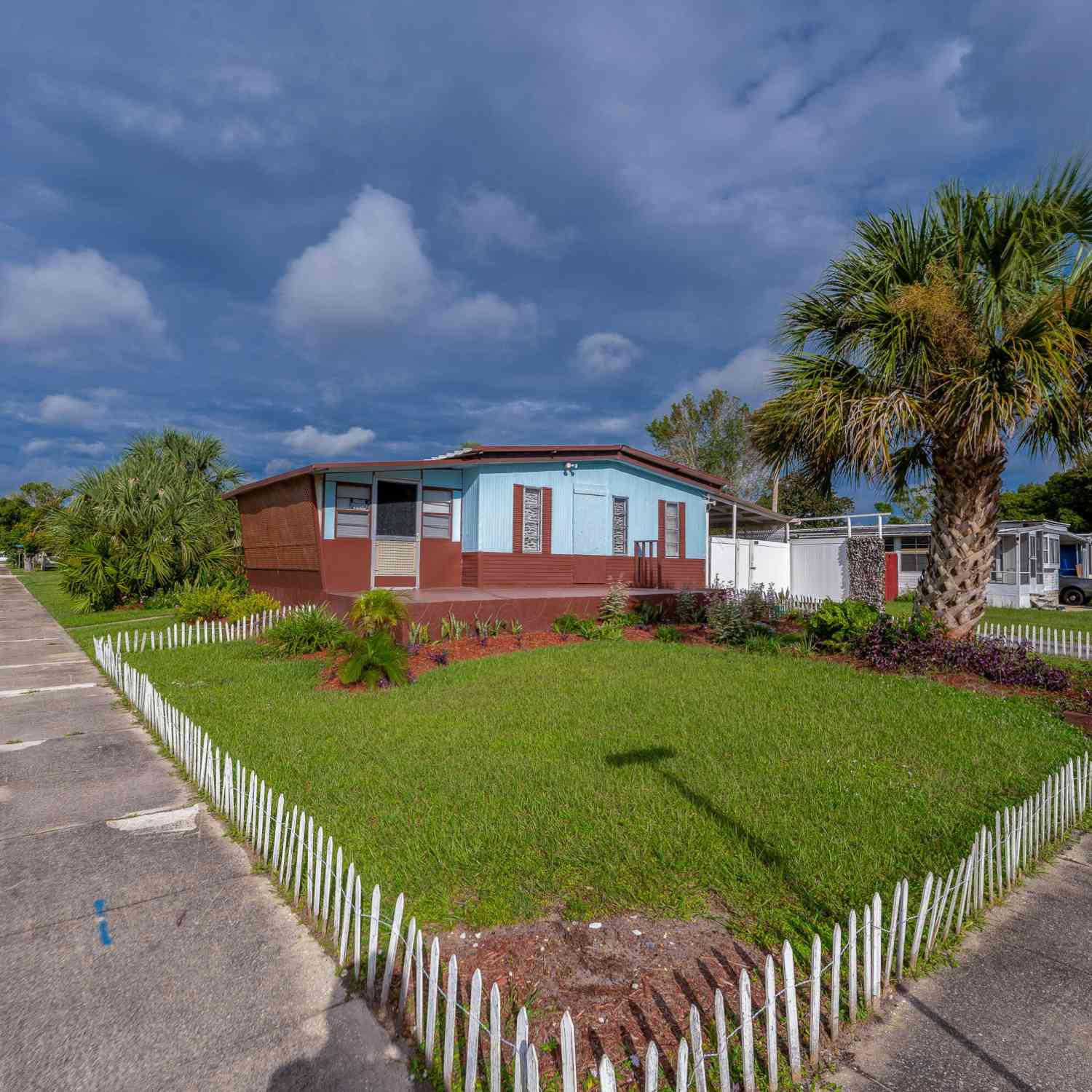Mobile Home For Sale - 128 Kon Tiki Terrace<br/> Port Orange, FL 32129
