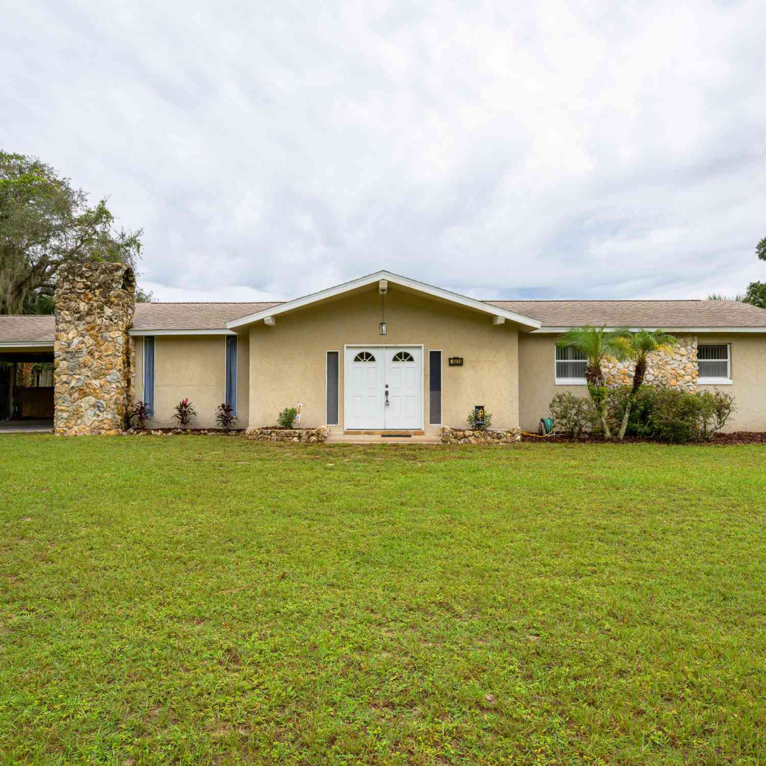 Homes For Sale - 19839 Eldorado Drive<br/> Lake County, Eustis, FL 32736