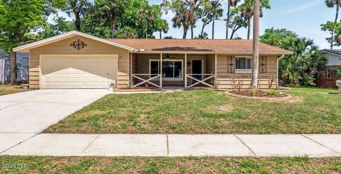 Homes For Sale - 105 Wimbledon Court<br/> Port Orange, FL 32127