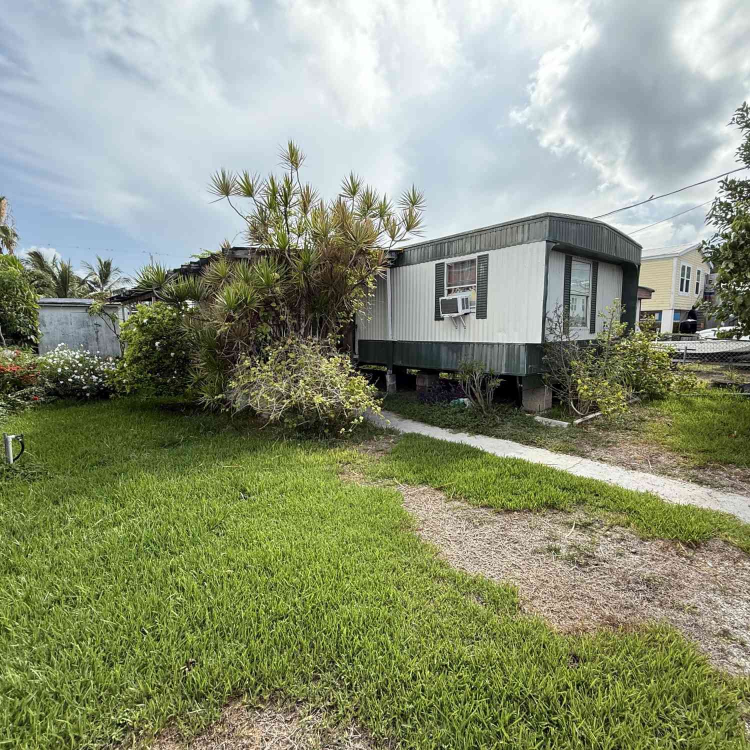 Mobile Home For Sale - 32C 10th Avenue AVENUE<br/> Stock Island, FL 33040