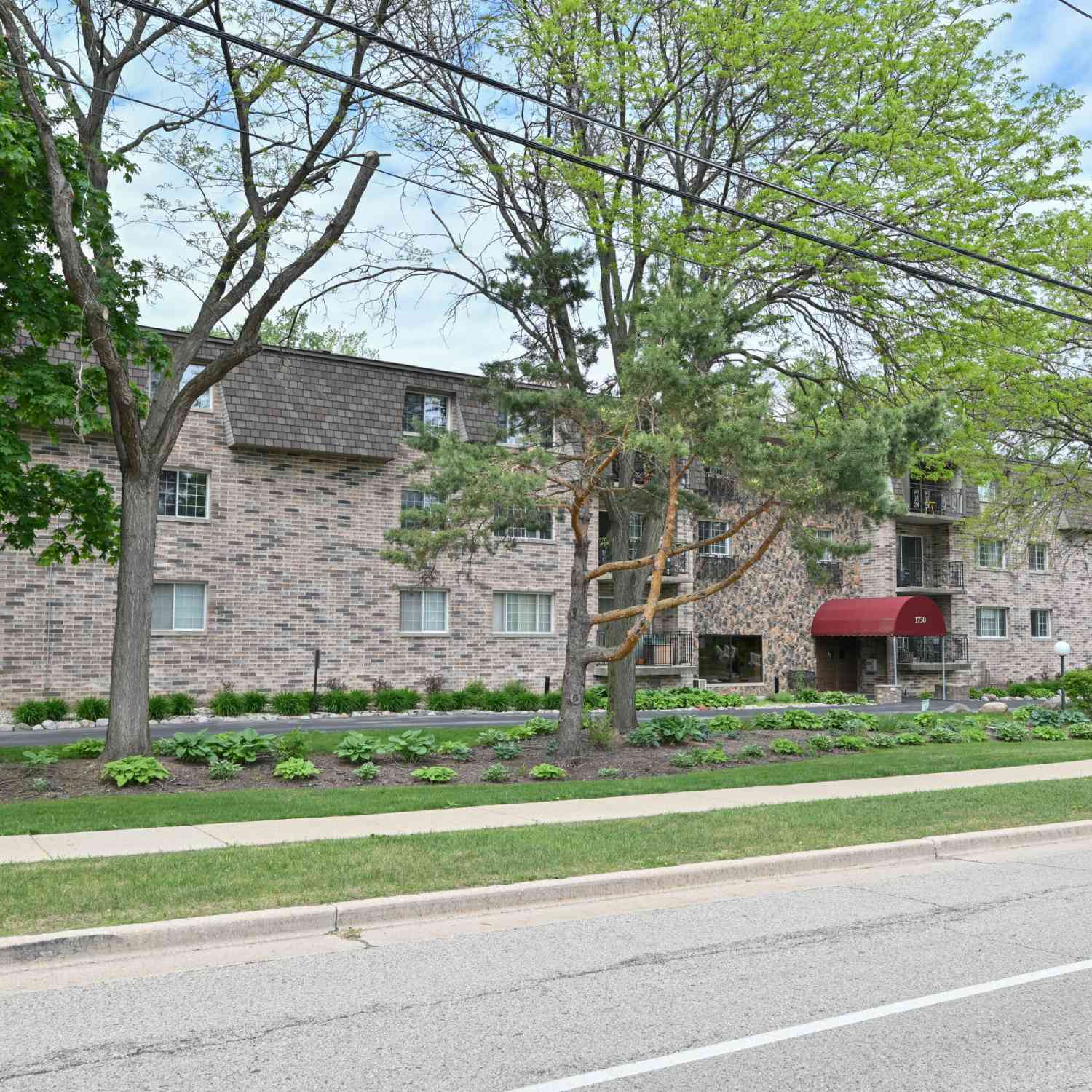 Condo For Sale - 1730 W Green Tree #104<br/> Glendale, WI 53209