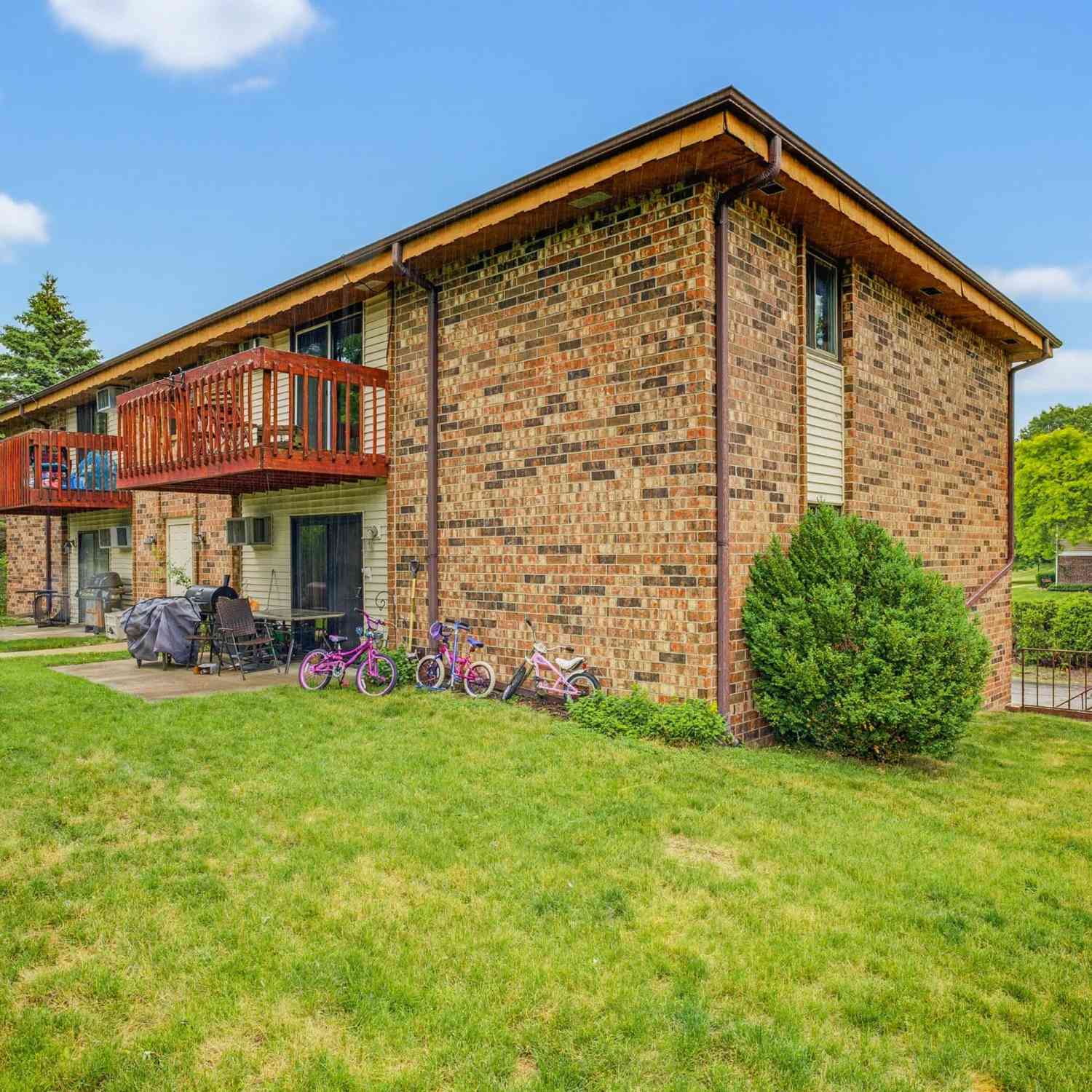 Condo For Sale - 627 Hartridge #D<br/> Hartland, WI 53029