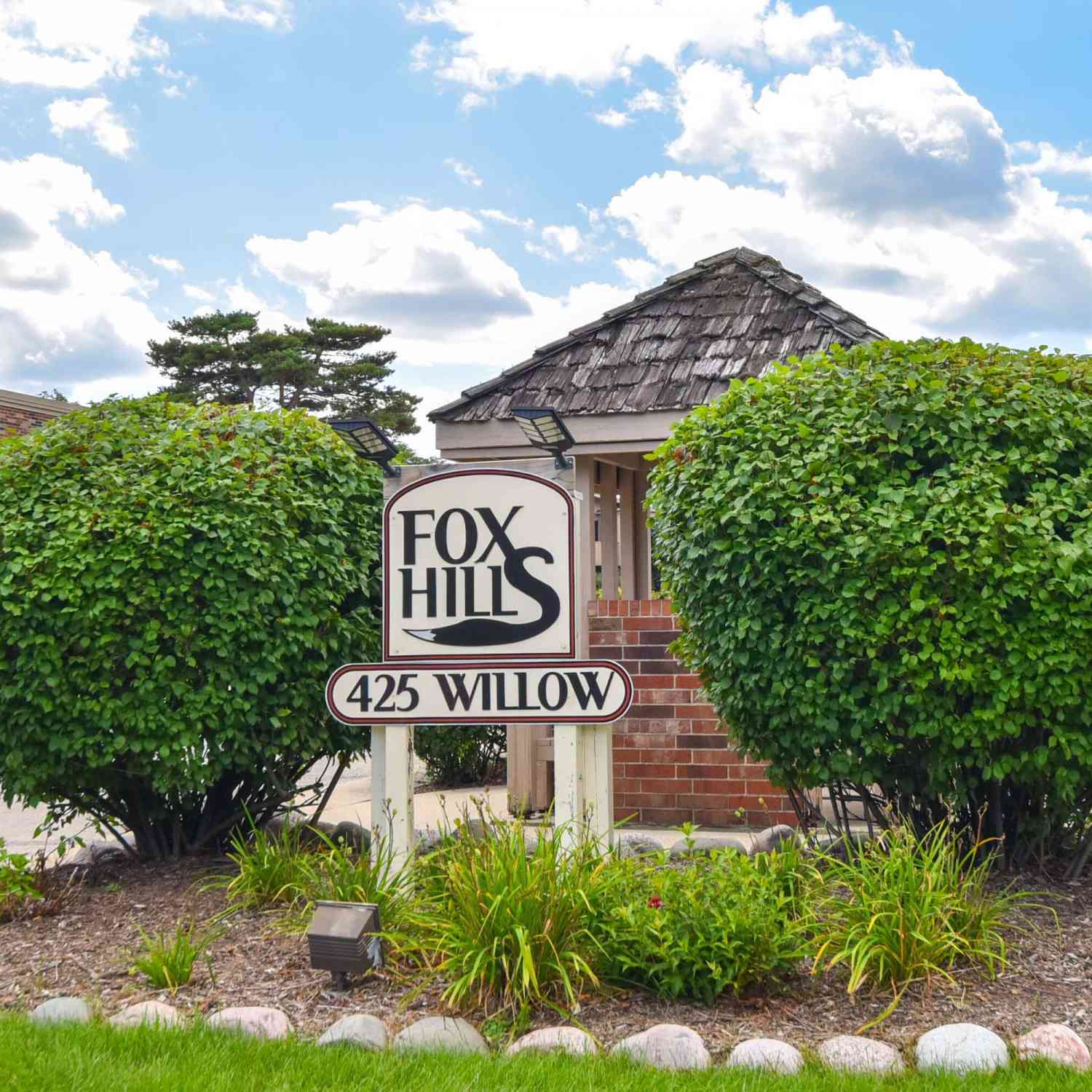 Condo For Sale - 425 W Willow #128<br/> Milwaukee County, Fox Point, WI 53217