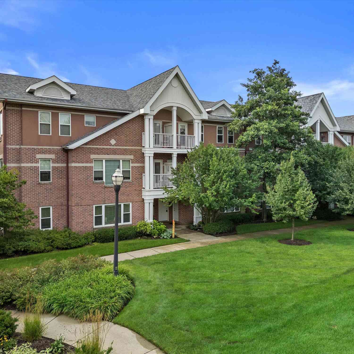 Condo For Sale - 307 55th #B<br/> Kenosha County, Kenosha, WI 53140