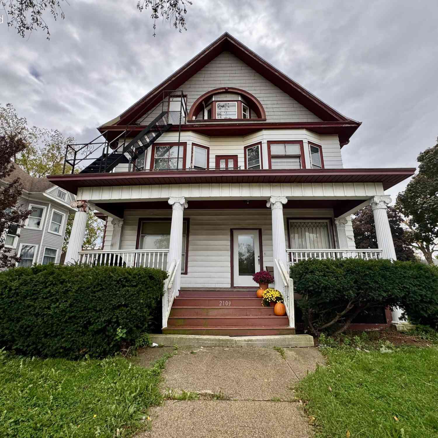 Multifamily For Rent - 2109 Washington #LOWER, FRONT<br/> Racine County, Racine, WI 53403